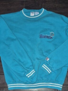 Charlotte Hornet Men XL Crewneck Sweatshirt